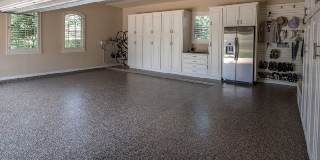 how-to-keep-the-garage-floor-clean-smartvacuumguide